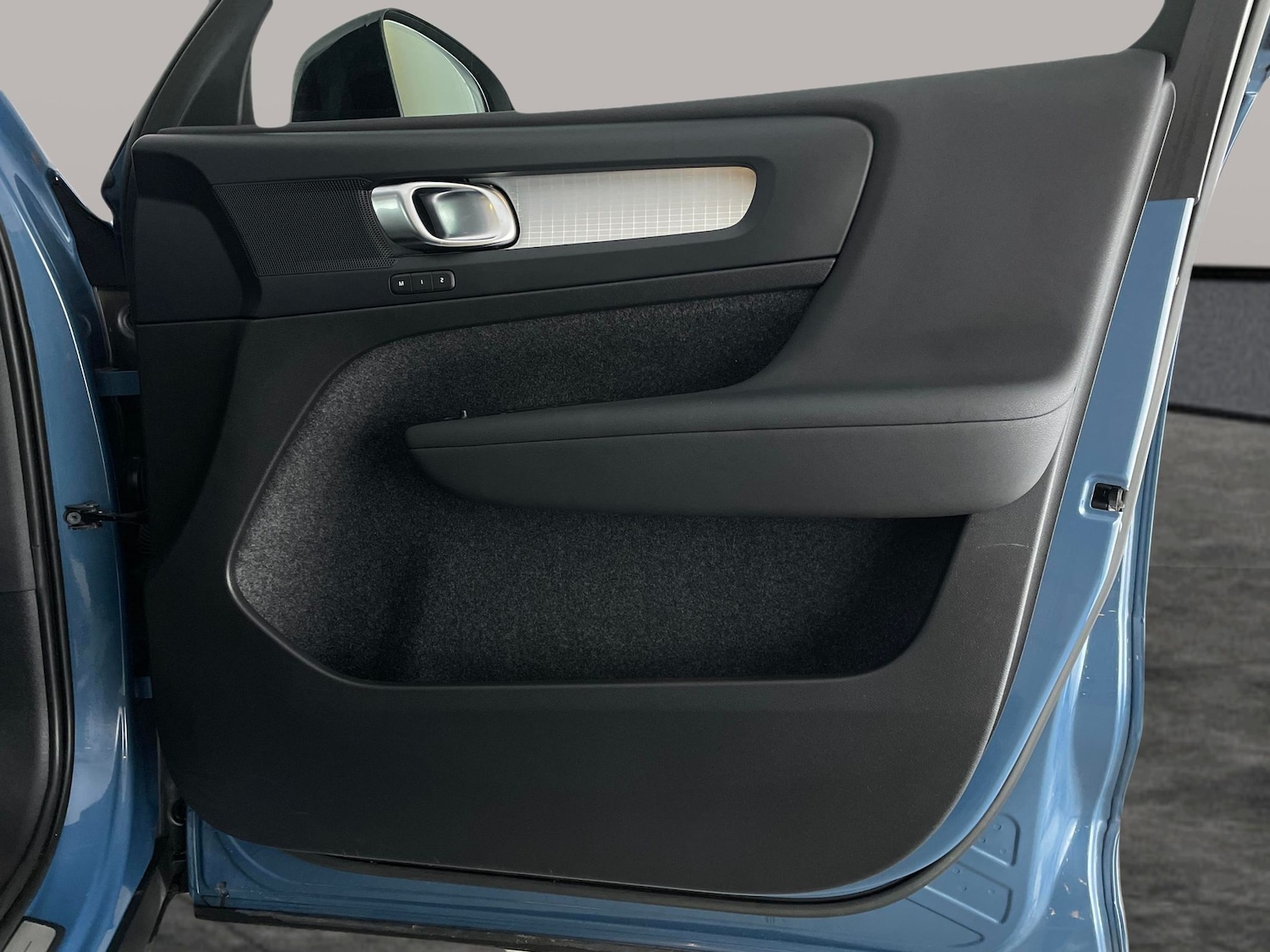 Used Volvo XC40 2023 for sale - 77591192: Photo 37