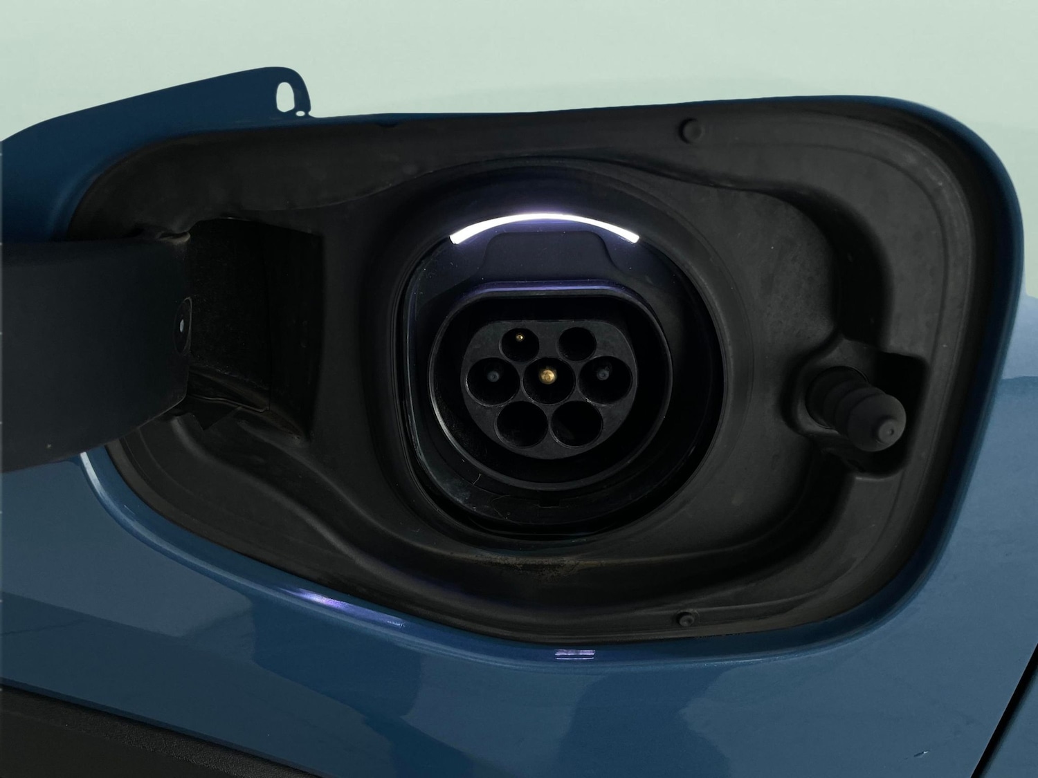 Used Volvo XC40 2023 for sale - 77591192: Photo 38