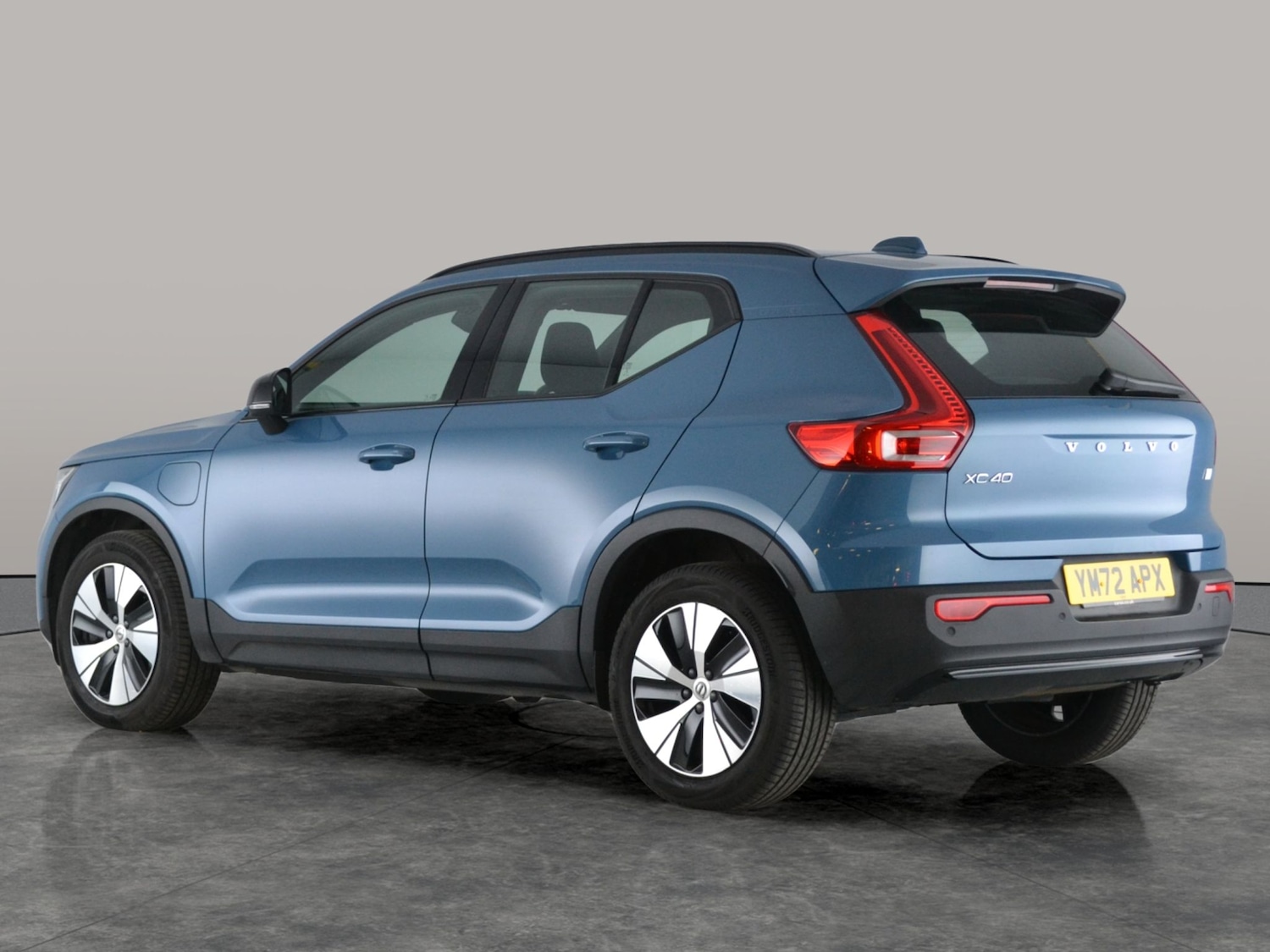 Used Volvo XC40 2023 for sale - 77591192: Photo 8