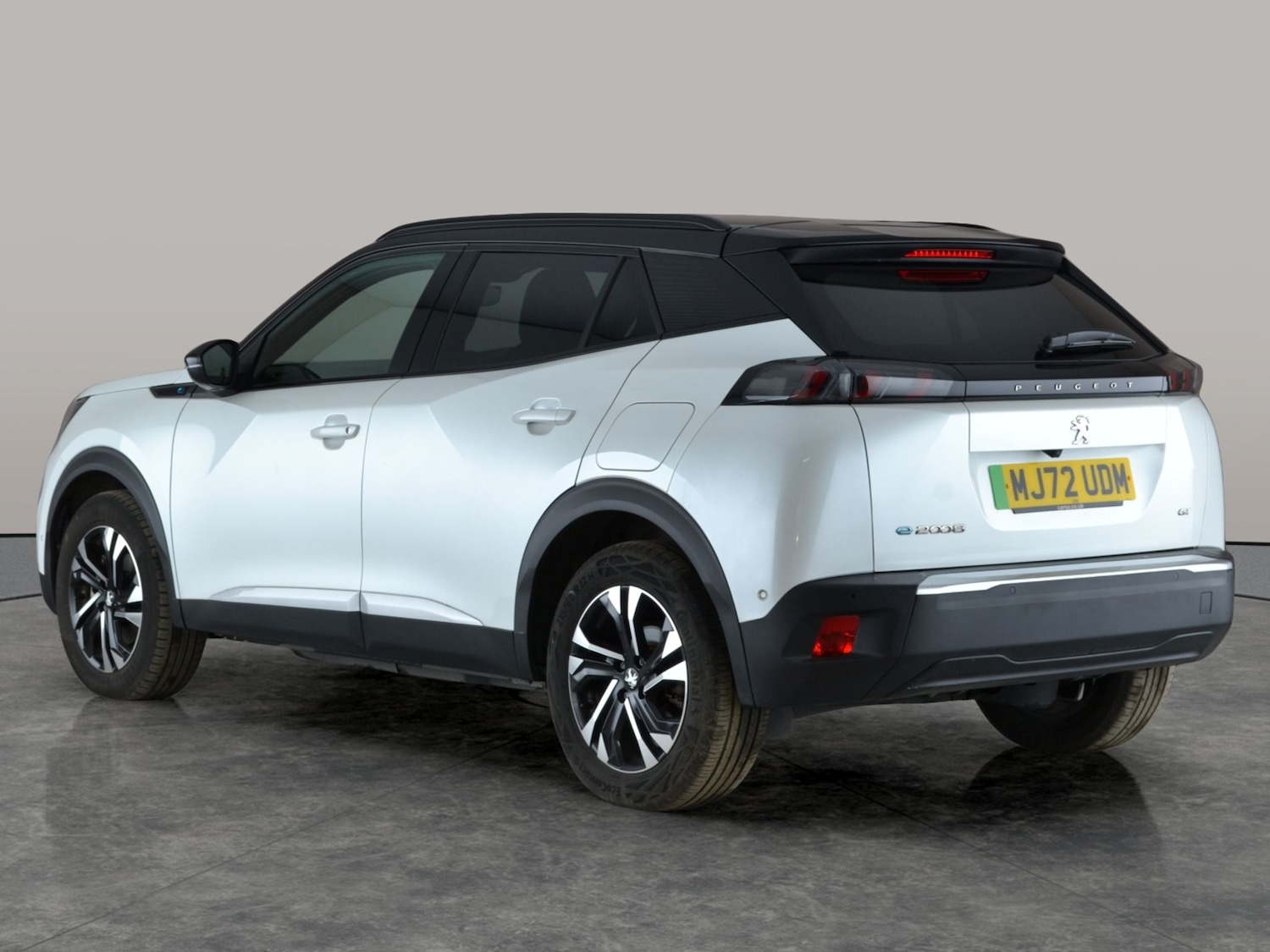 Used Peugeot E-2008 2022 for sale - 77170942: Photo 12