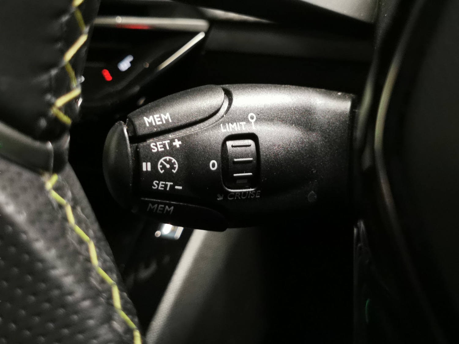 Used Peugeot E-2008 2022 for sale - 77170942: Photo 19