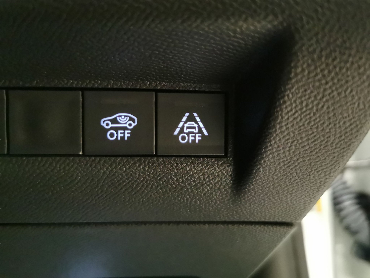 Used Peugeot E-2008 2022 for sale - 77170942: Photo 21