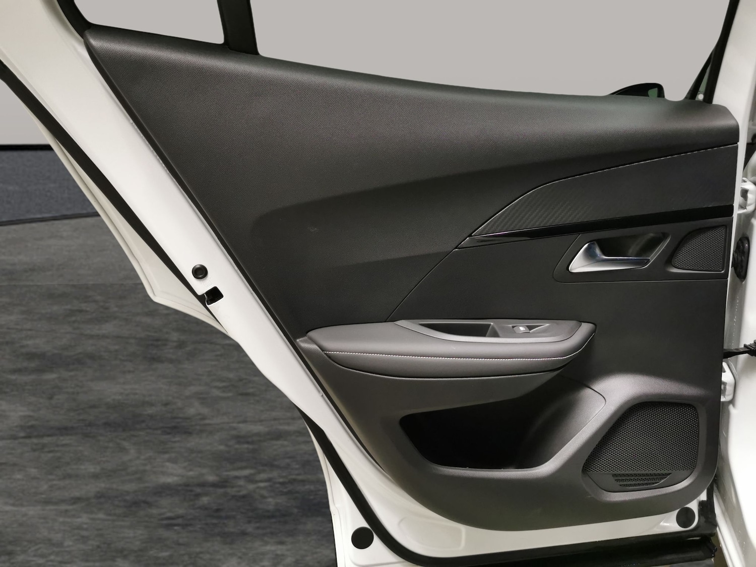 Used Peugeot E-2008 2022 for sale - 77170942: Photo 27