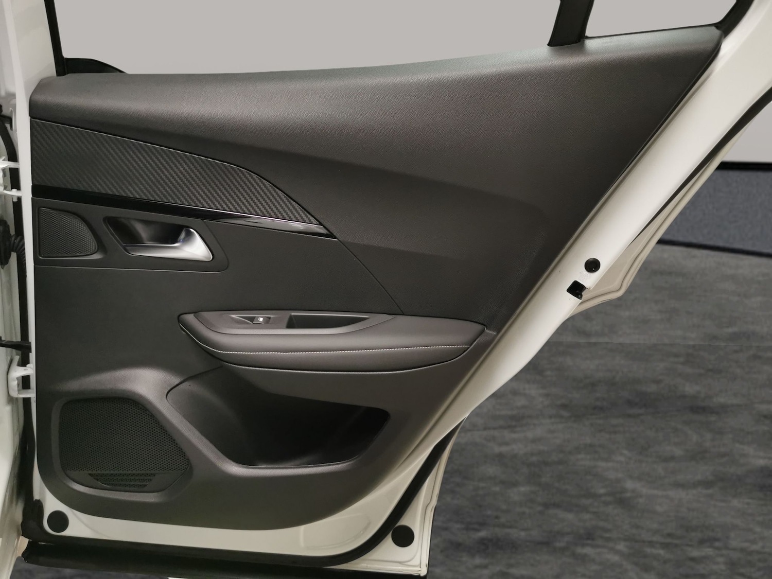 Used Peugeot E-2008 2022 for sale - 77170942: Photo 28