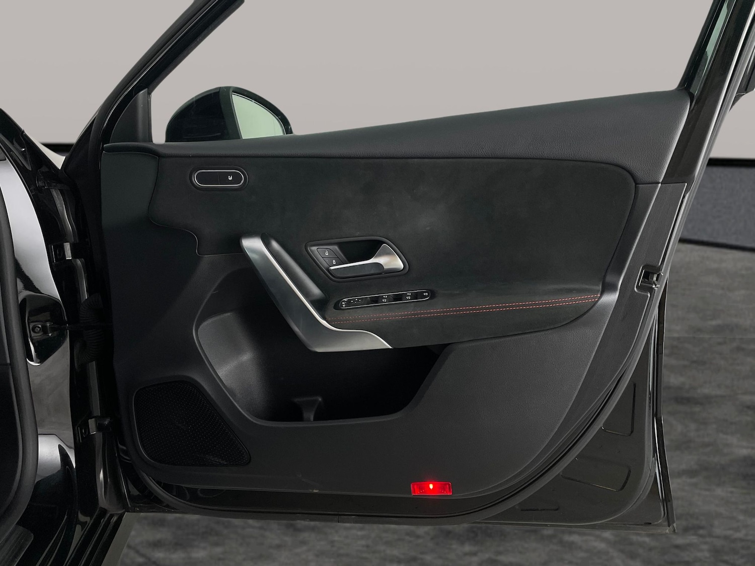 Used Mercedes-Benz A-Class 2019 for sale - 77378889: Photo 32