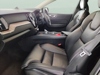 Used Volvo XC60 2023 for sale - 78095567: Photo