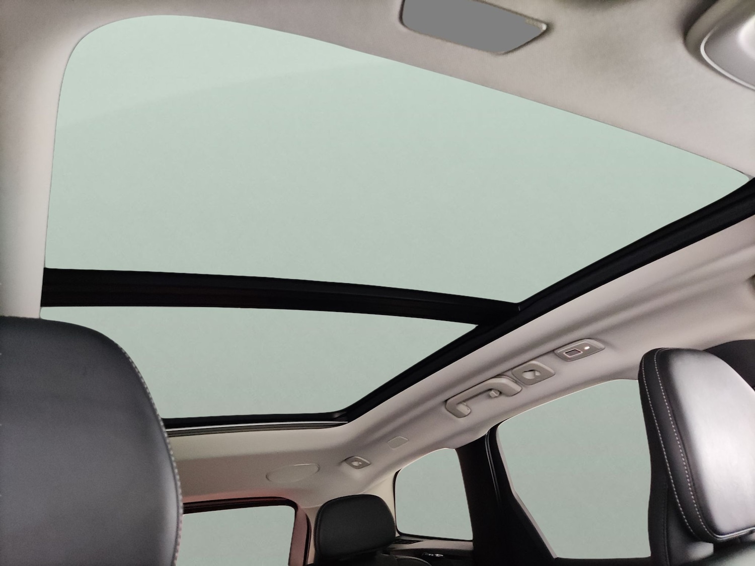 Used Volvo XC60 2023 for sale - 78095567: Photo 5