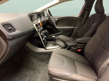 Used Volvo V40 2017 for sale - 75935832: Photo
