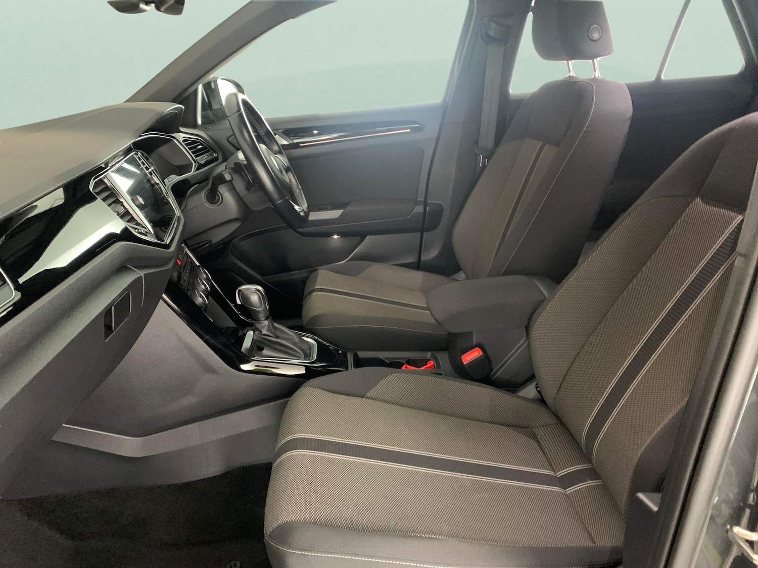 Used Volkswagen T-Roc 2020 for sale - 76935023: Photo 4