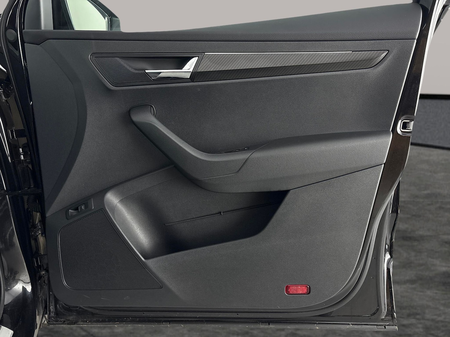 Used Skoda Karoq 2023 for sale - 77034116: Photo 31