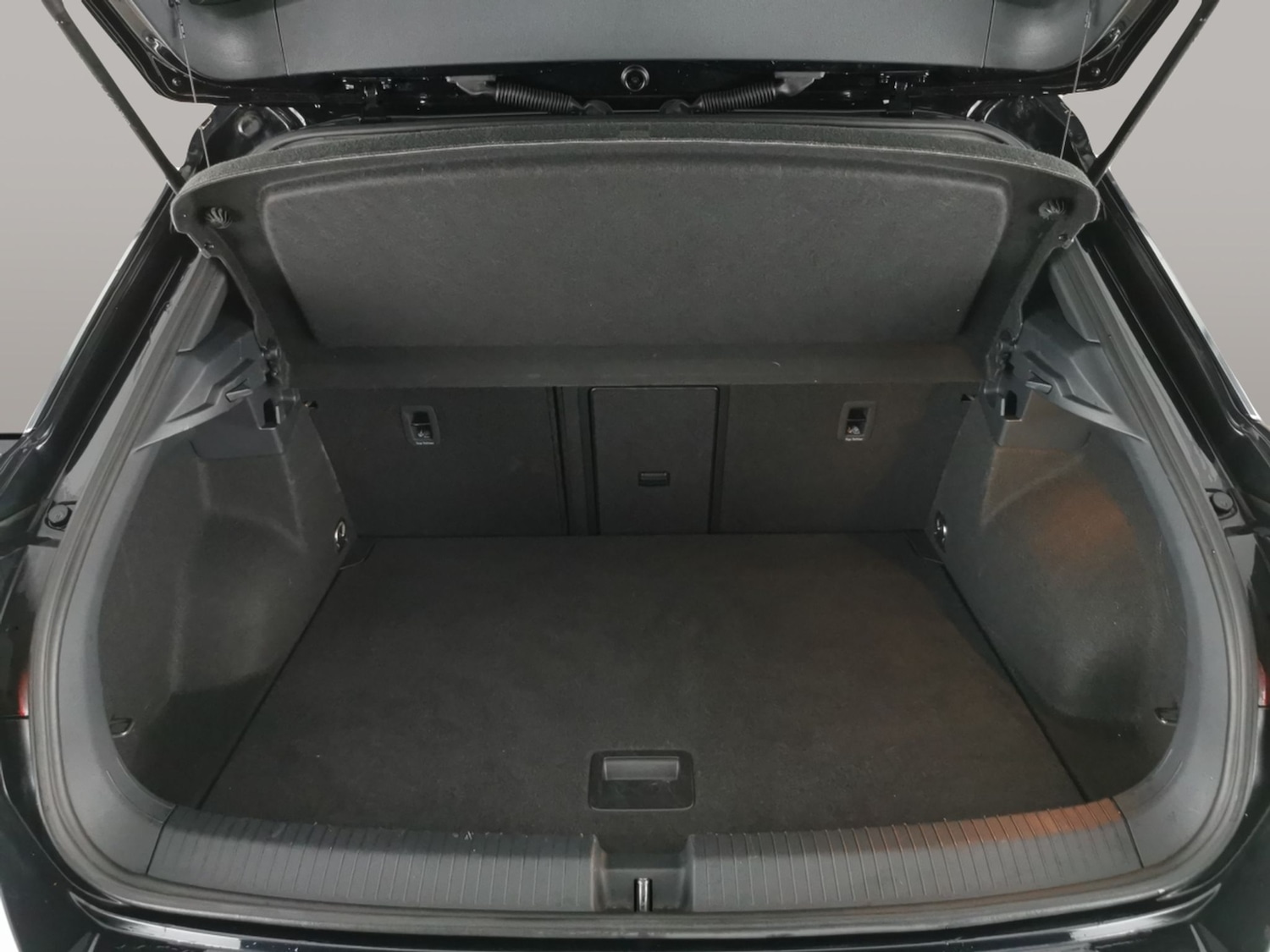 Used Volkswagen T-Roc 2023 for sale - 77255729: Photo 31