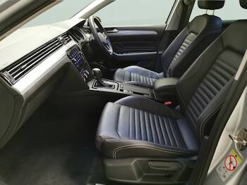 Used Volkswagen Passat 2023 for sale - 79685548: Photo
