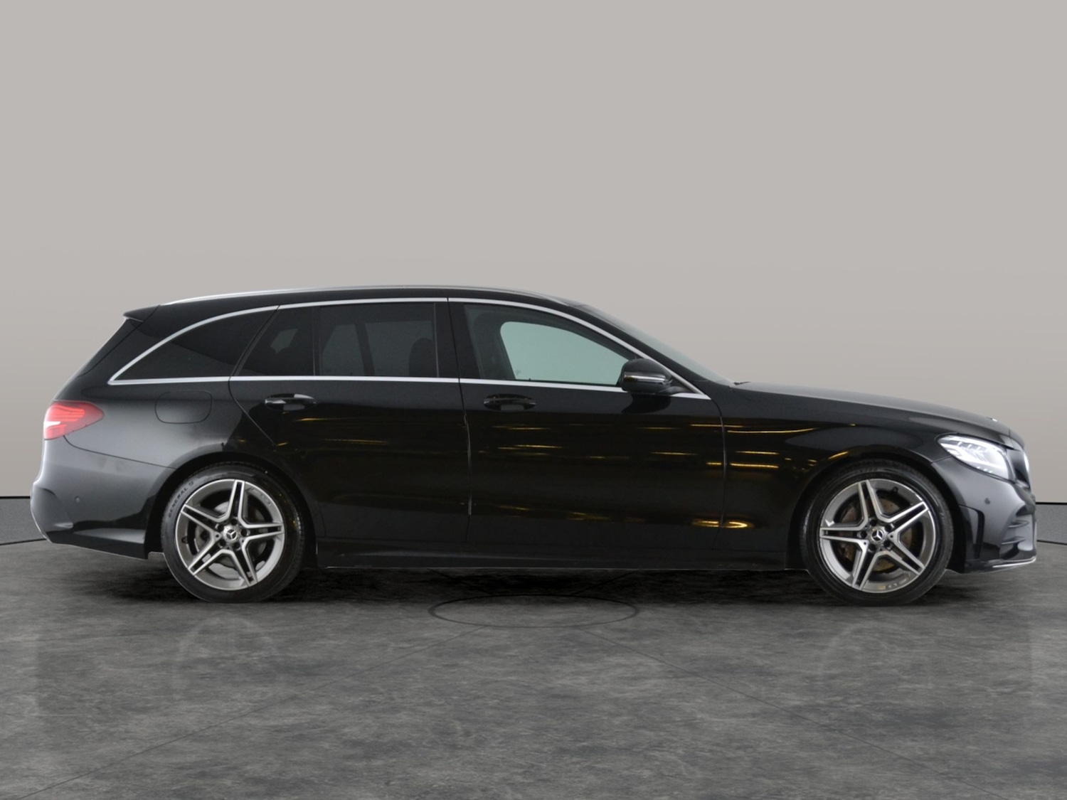 Used Mercedes-Benz C Class 2018 for sale - 76364948: Photo 14