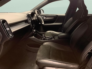 Used Volvo XC40 2020 for sale - 76842474: Photo