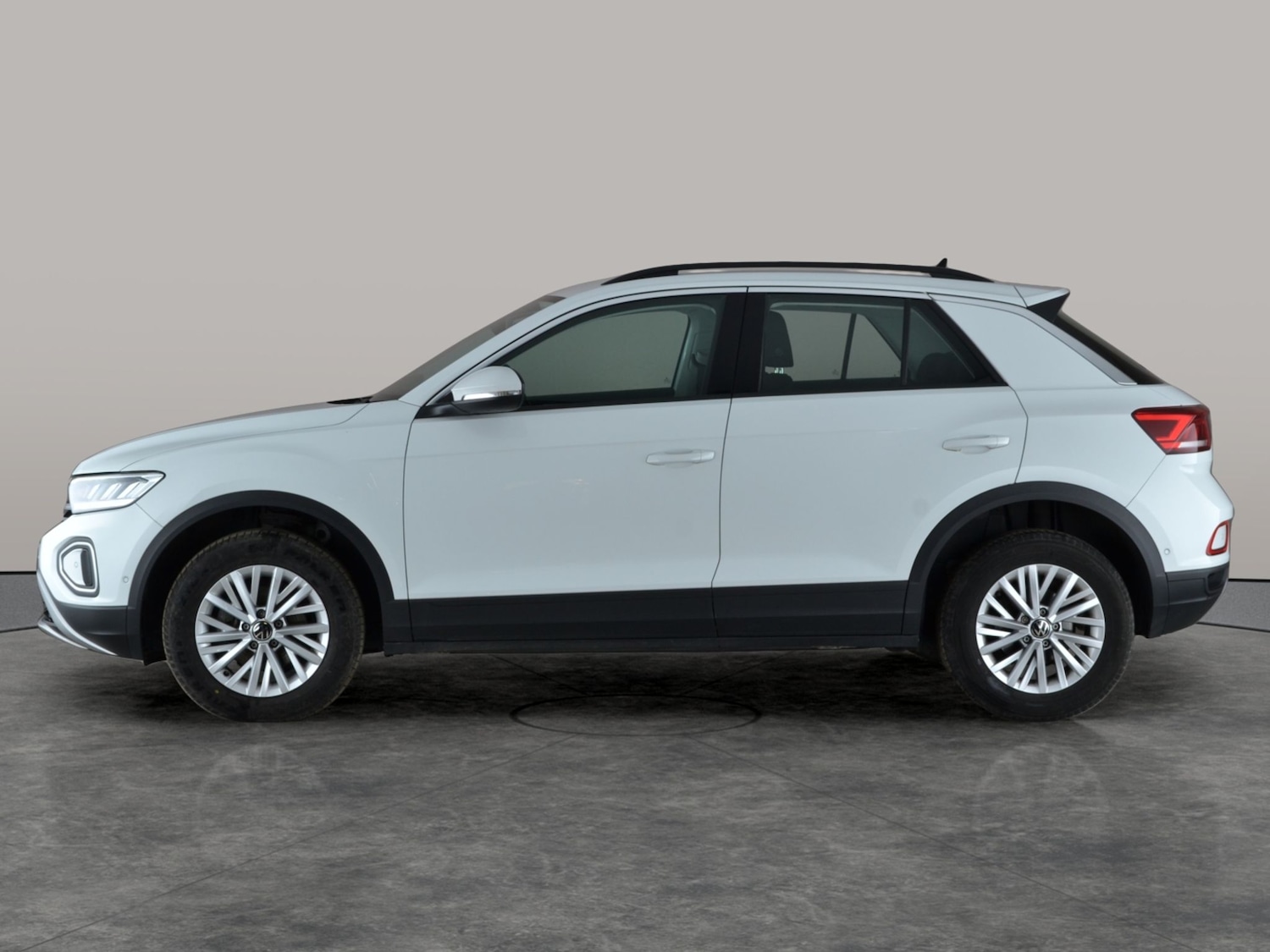Used Volkswagen T-Roc 2023 for sale - 77269696: Photo 12