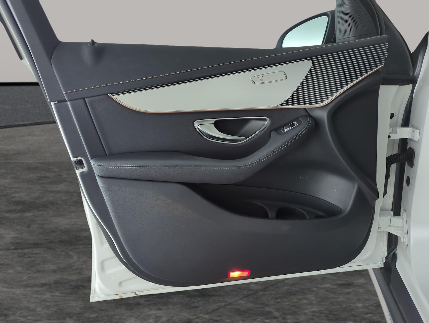 Used Mercedes-Benz EQC 2022 for sale - 77896630: Photo 30