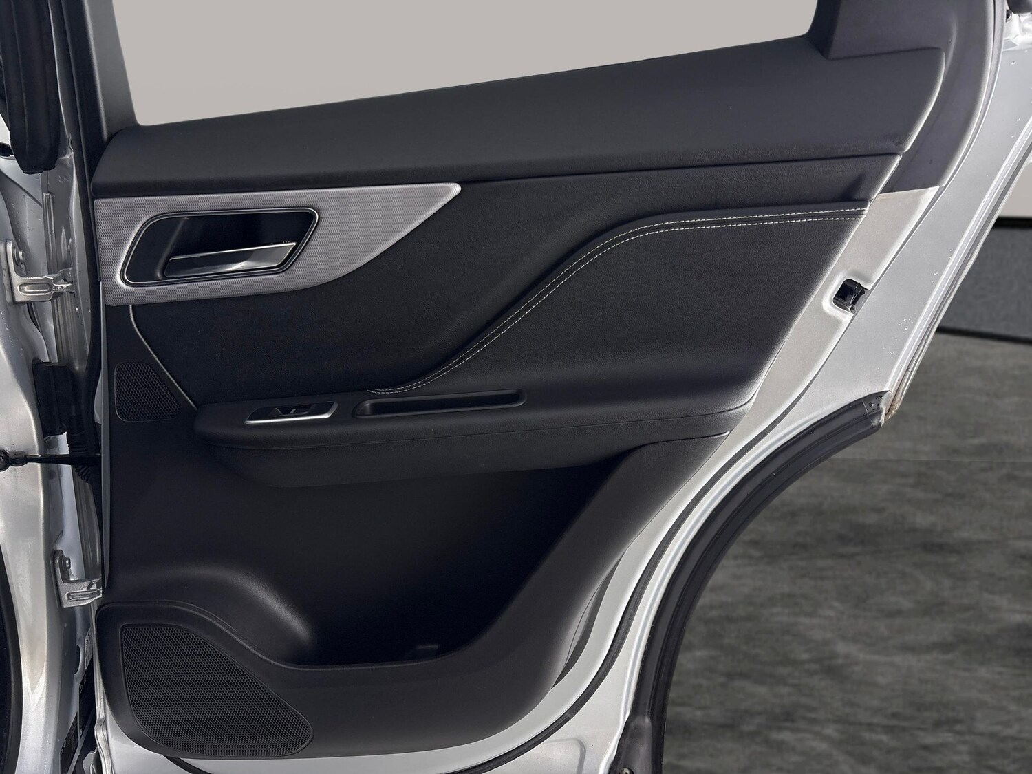 Used Jaguar F-Pace 2018 for sale - 77462210: Photo 40