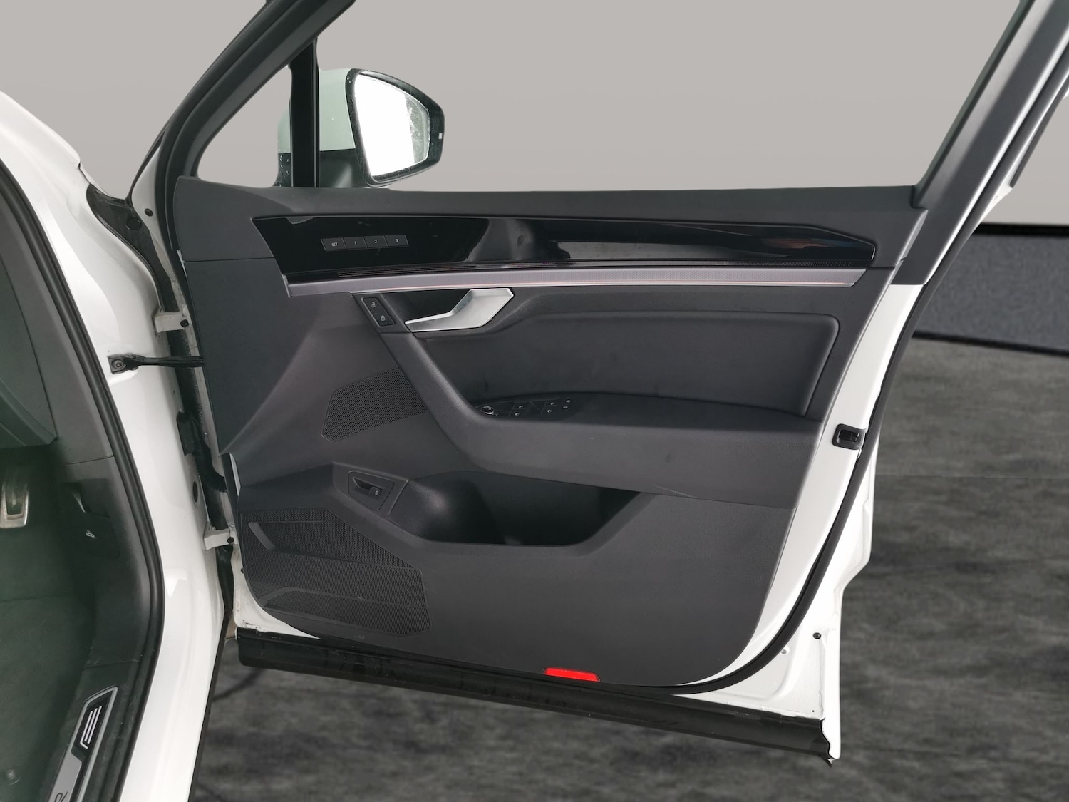 Used Volkswagen Touareg 2023 for sale - 77136743: Photo 34