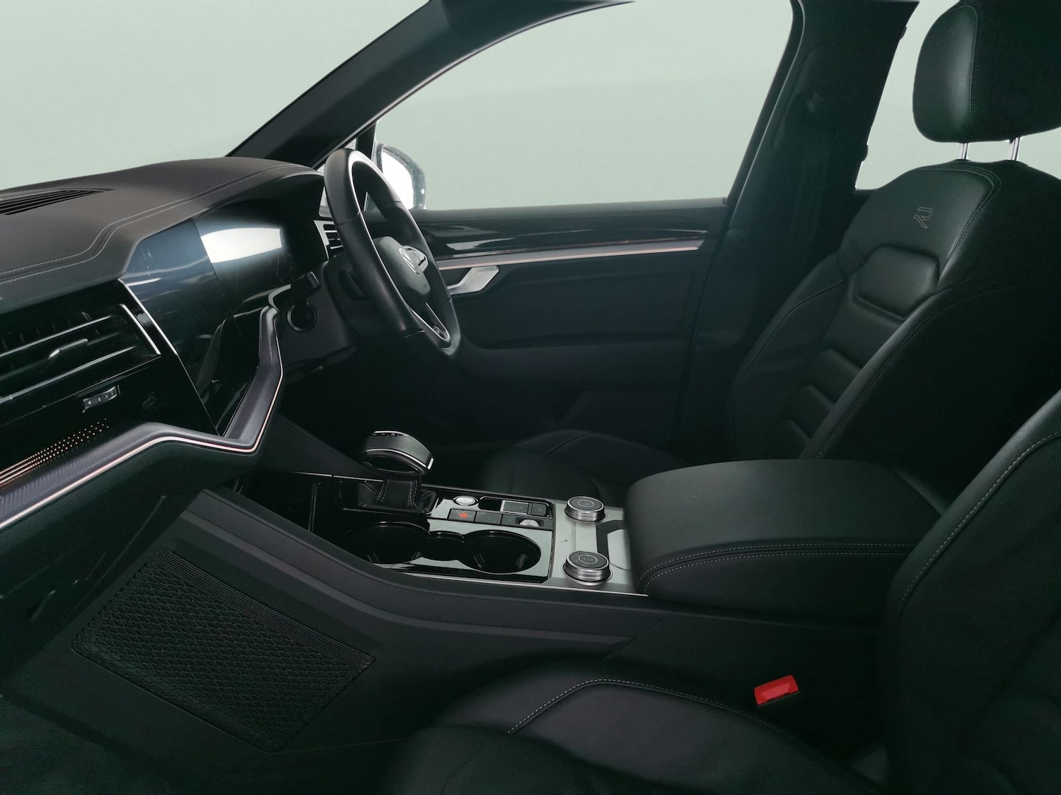 Used Volkswagen Touareg 2023 for sale - 77136743: Photo 4