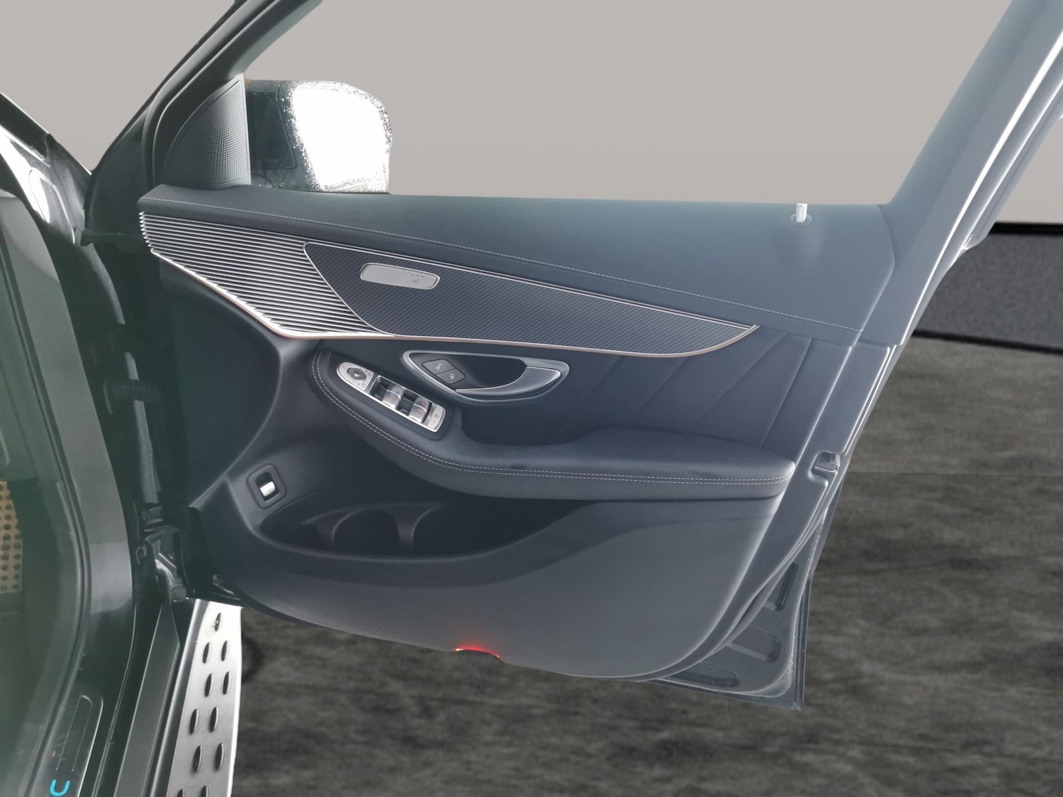 Used Mercedes-Benz EQC for sale - 77432372: Photo 31