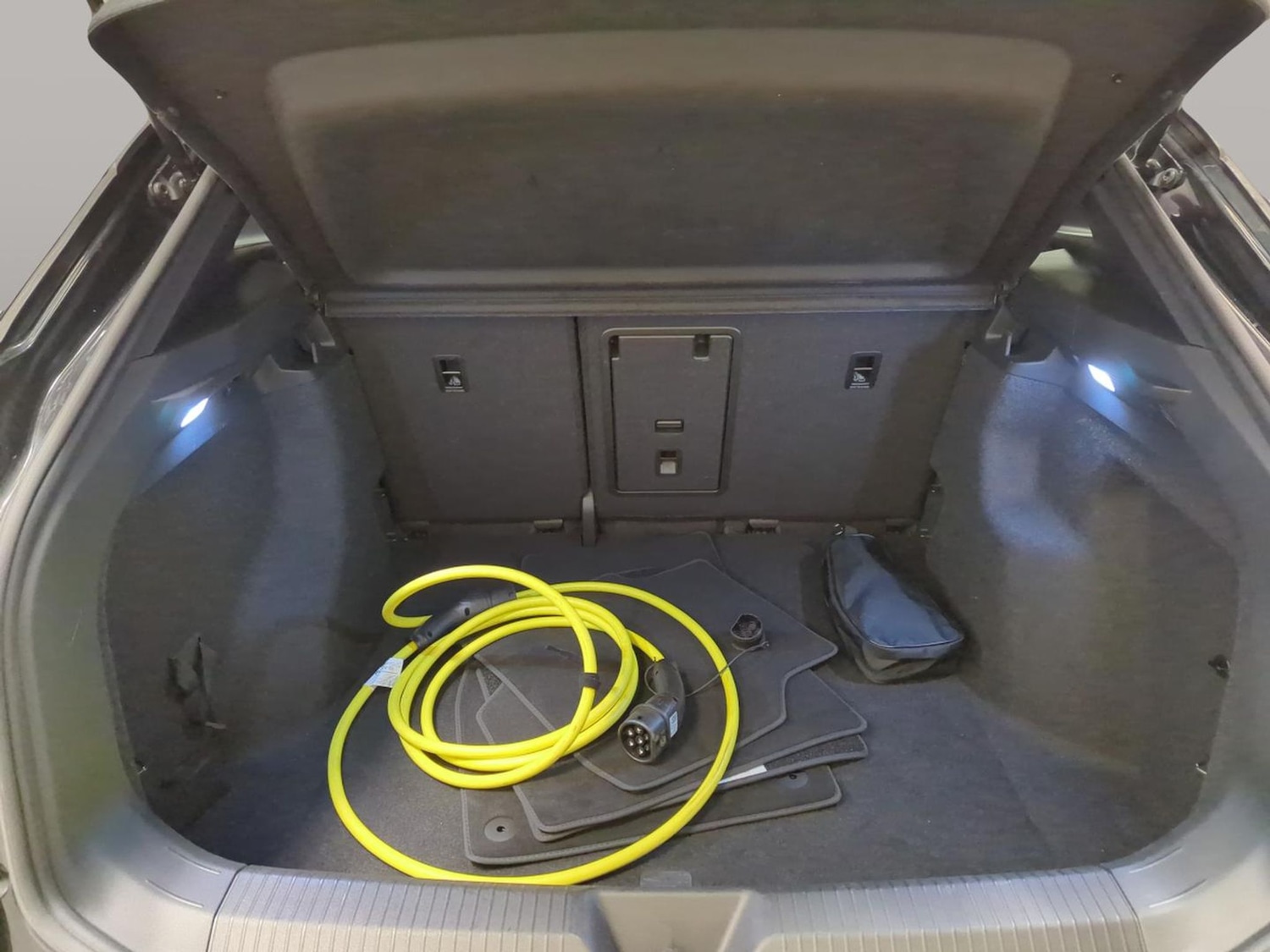 Used Volkswagen ID.4 2023 for sale - 78197808: Photo 38