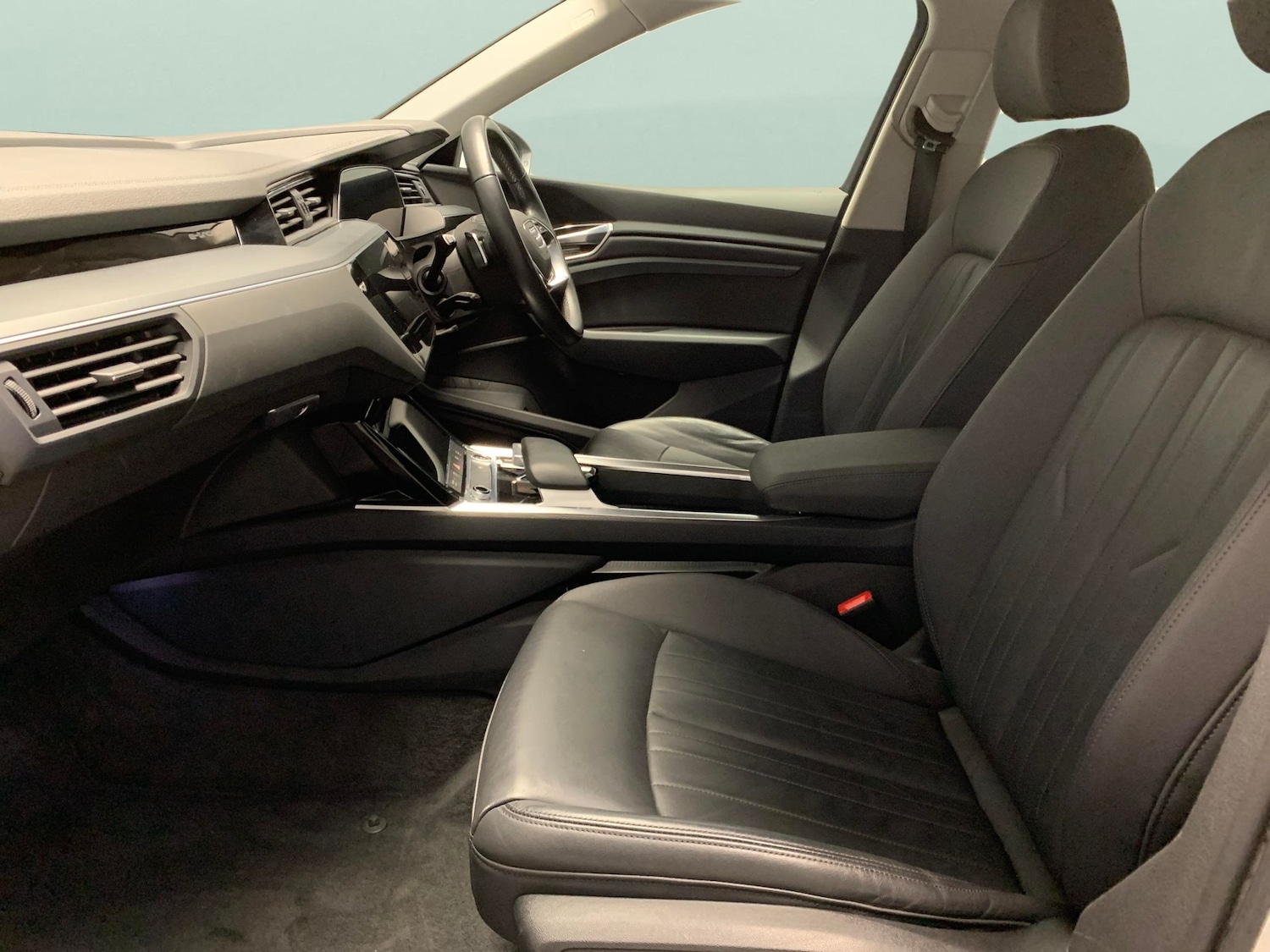 Used Audi e-tron 2021 for sale - 76980636: Photo 4