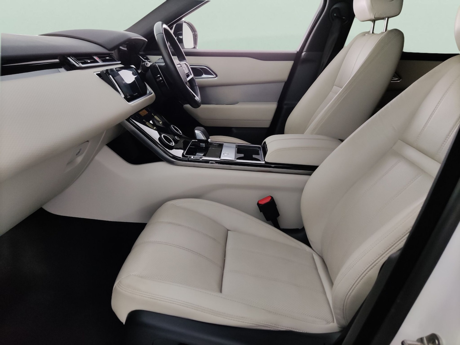 Used Land Rover Range Rover Velar 2023 for sale - 78178169: Photo 4