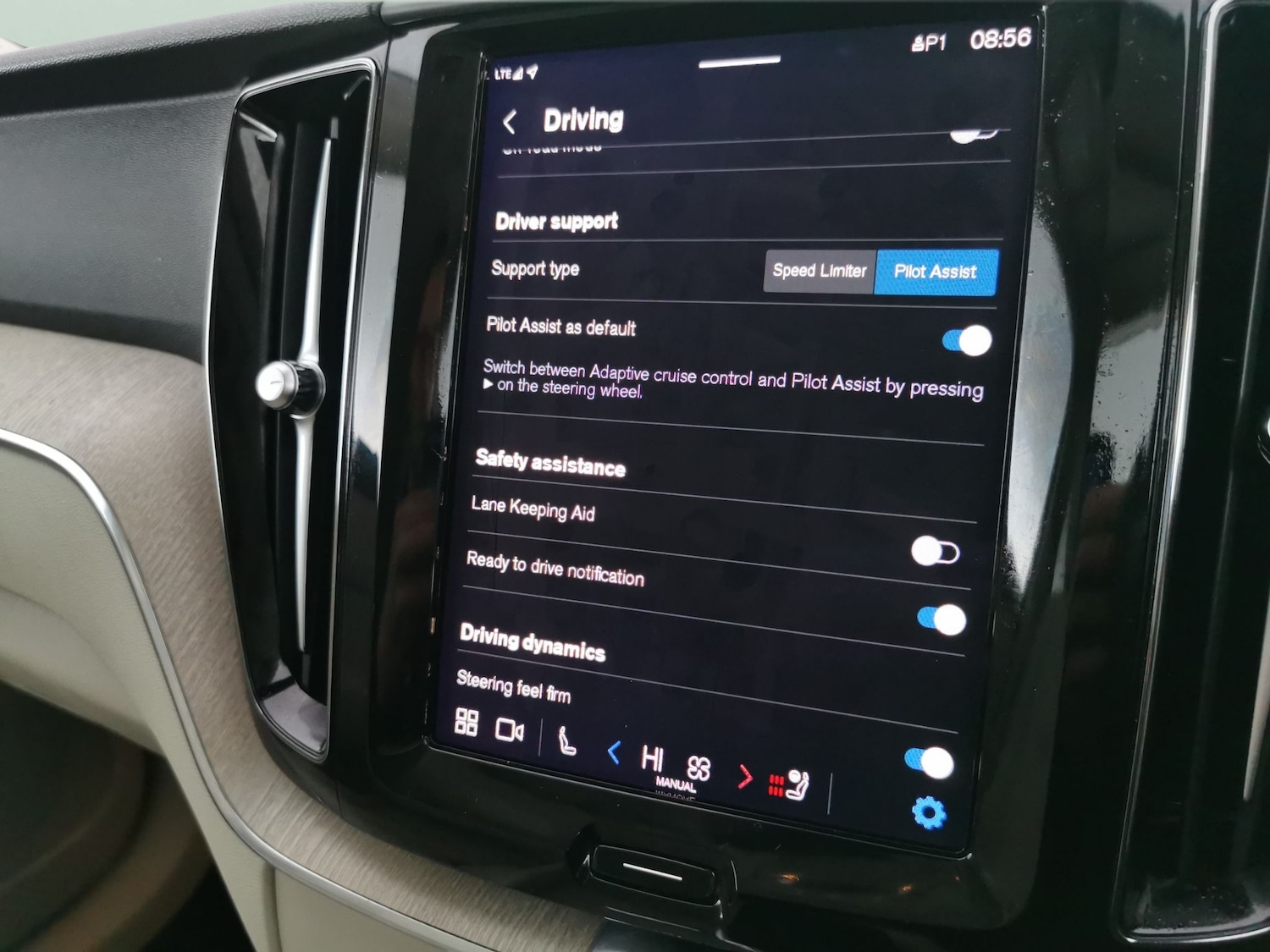 Used Volvo XC60 2022 for sale - 76748792: Photo 25