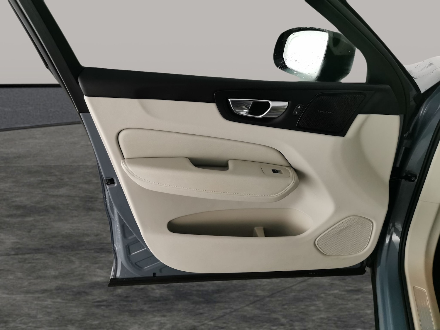 Used Volvo XC60 2022 for sale - 76748792: Photo 30