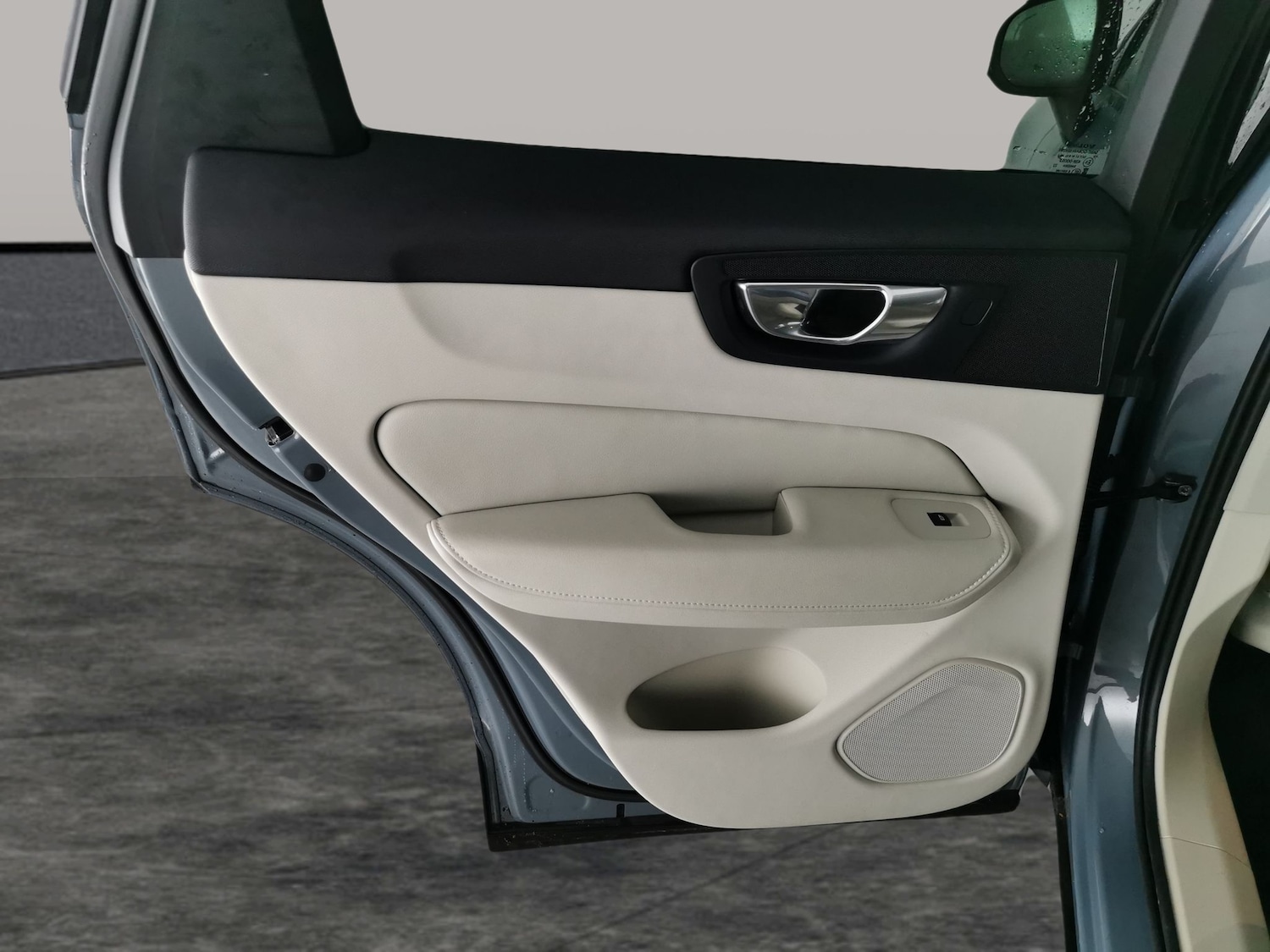 Used Volvo XC60 2022 for sale - 76748792: Photo 31