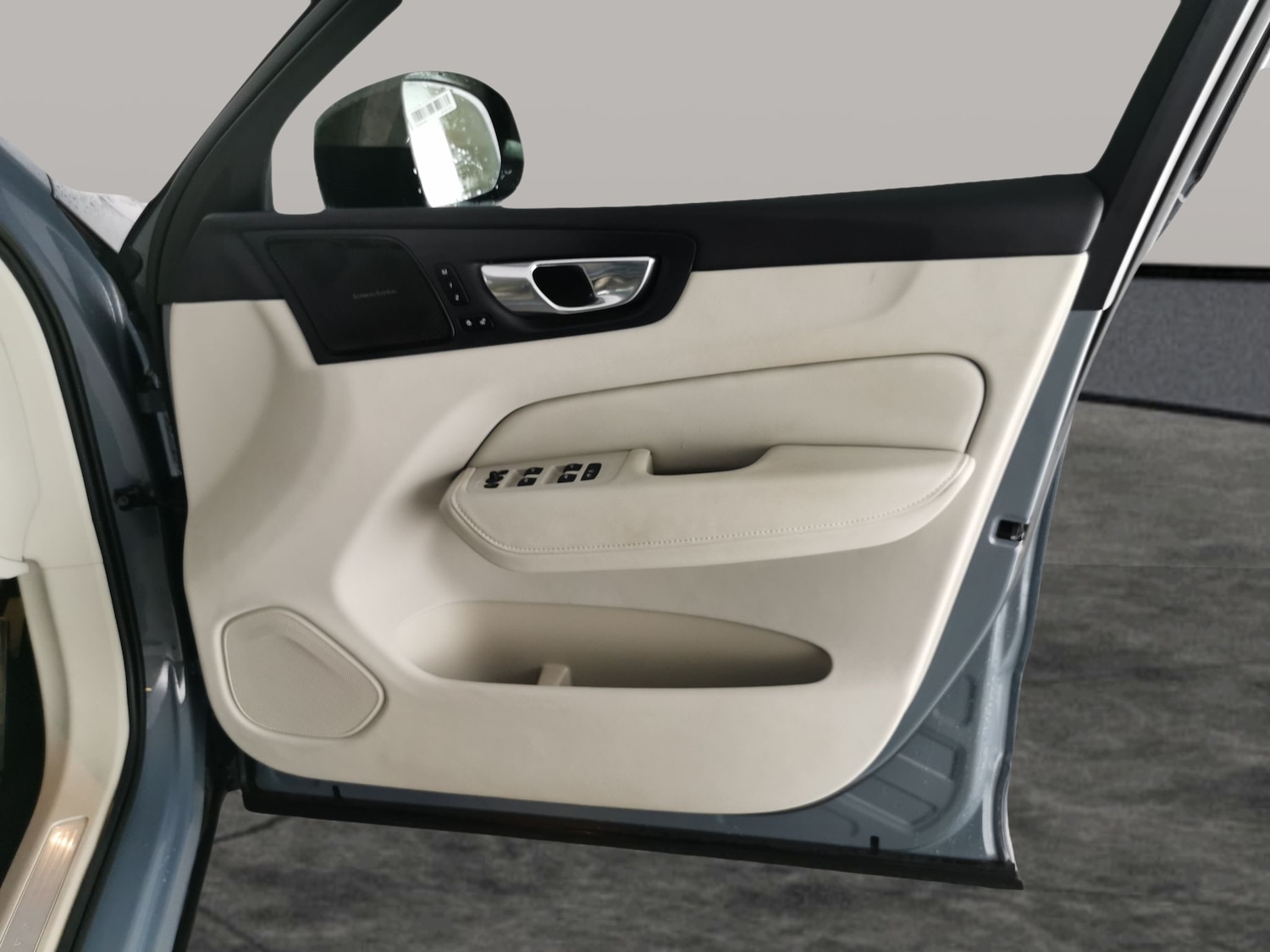 Used Volvo XC60 2022 for sale - 76748792: Photo 32