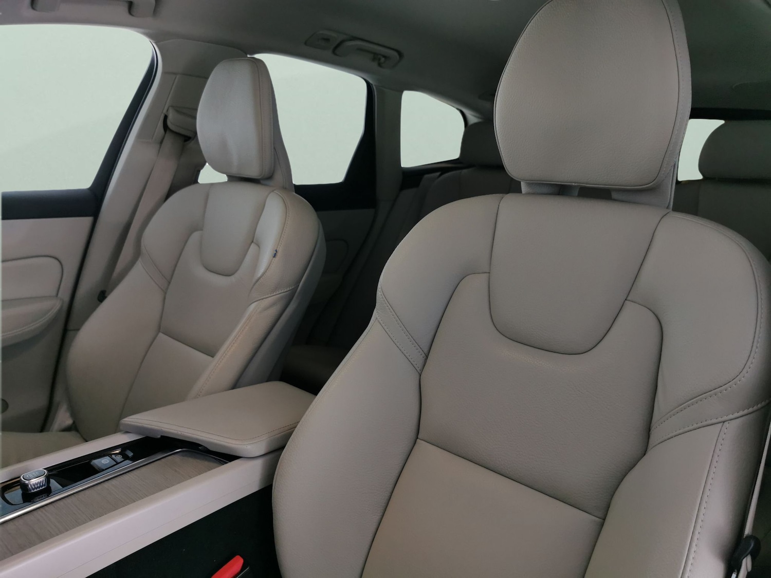 Used Volvo XC60 2022 for sale - 76748792: Photo 8