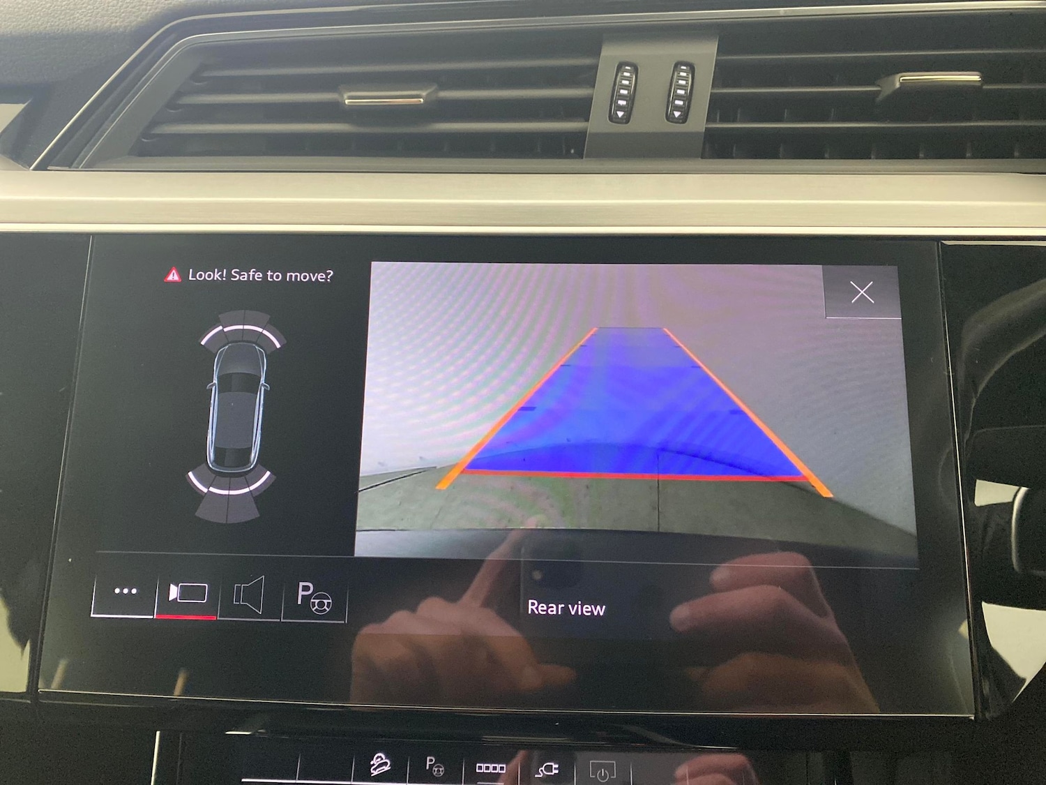 Used Audi e-tron 2022 for sale - 76978269: Photo 6