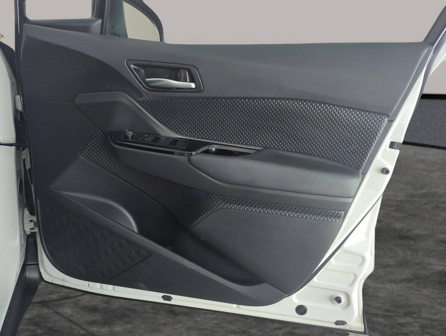 Used Toyota C-HR 2021 for sale - 77576911: Photo 28