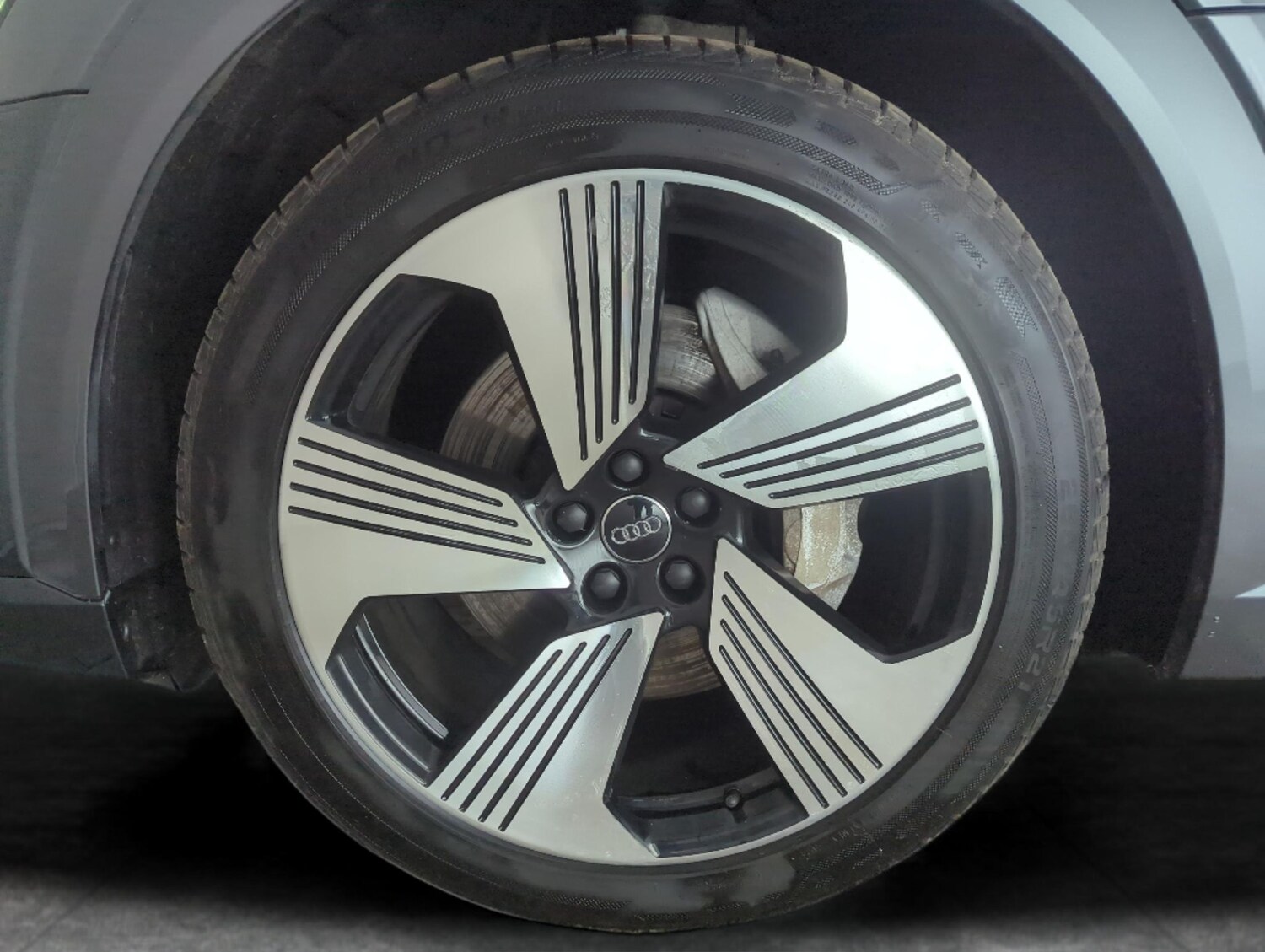 Used Audi e-tron 2020 for sale - 77800003: Photo 29