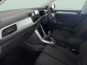 Used Volkswagen T-Roc 2023 for sale - 78555915: Photo
