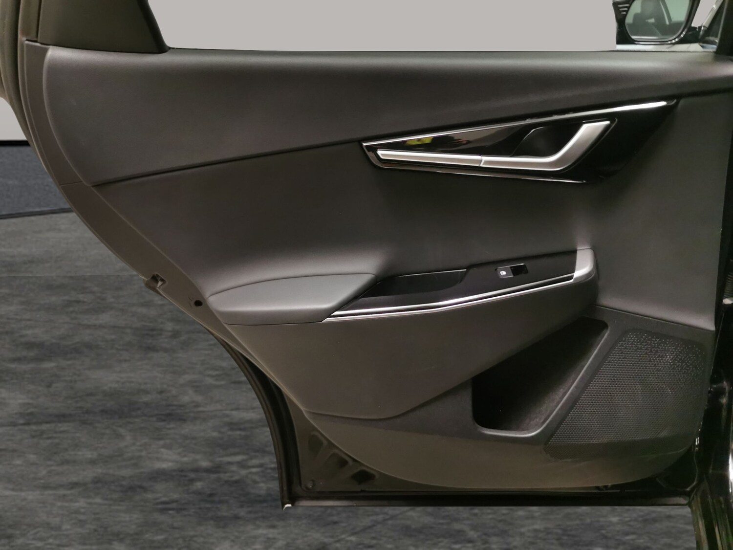 Used Kia EV6 2023 for sale - 77842050: Photo 30