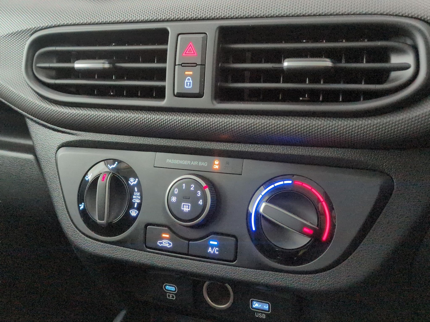 Used Hyundai i10 2023 for sale - 76978351: Photo 17