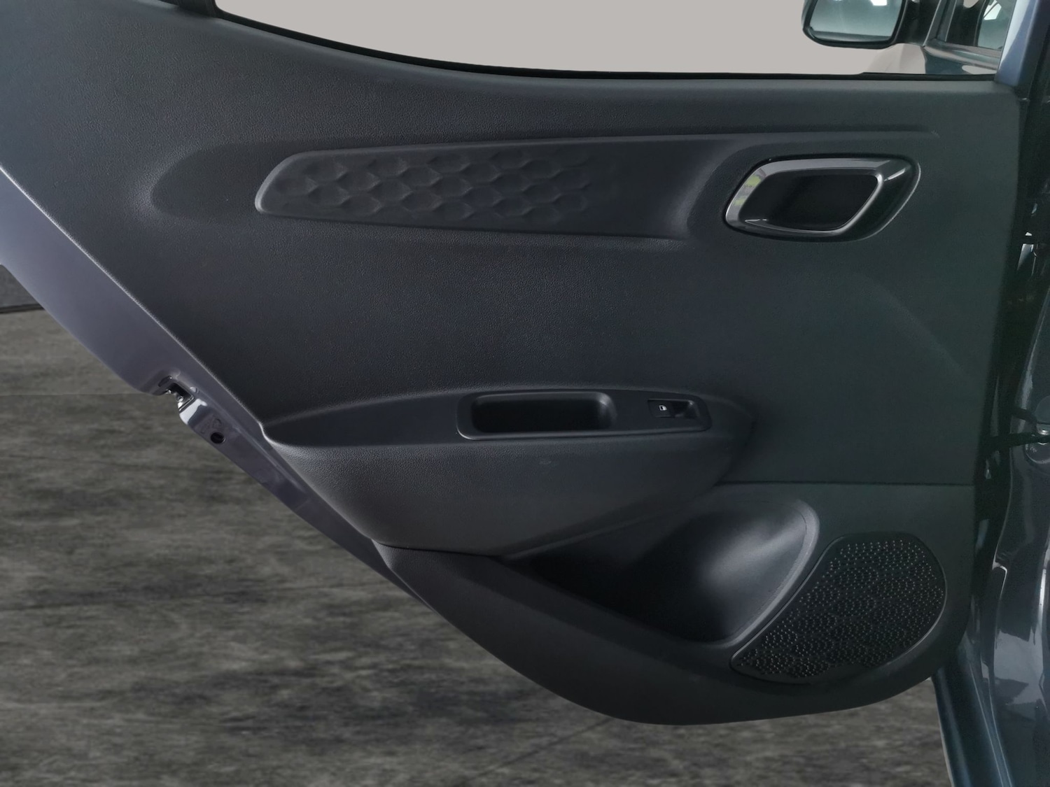 Used Hyundai i10 2023 for sale - 76978351: Photo 25