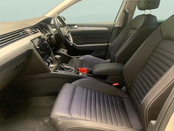 Used Volkswagen Passat 2023 for sale - 79193107: Photo