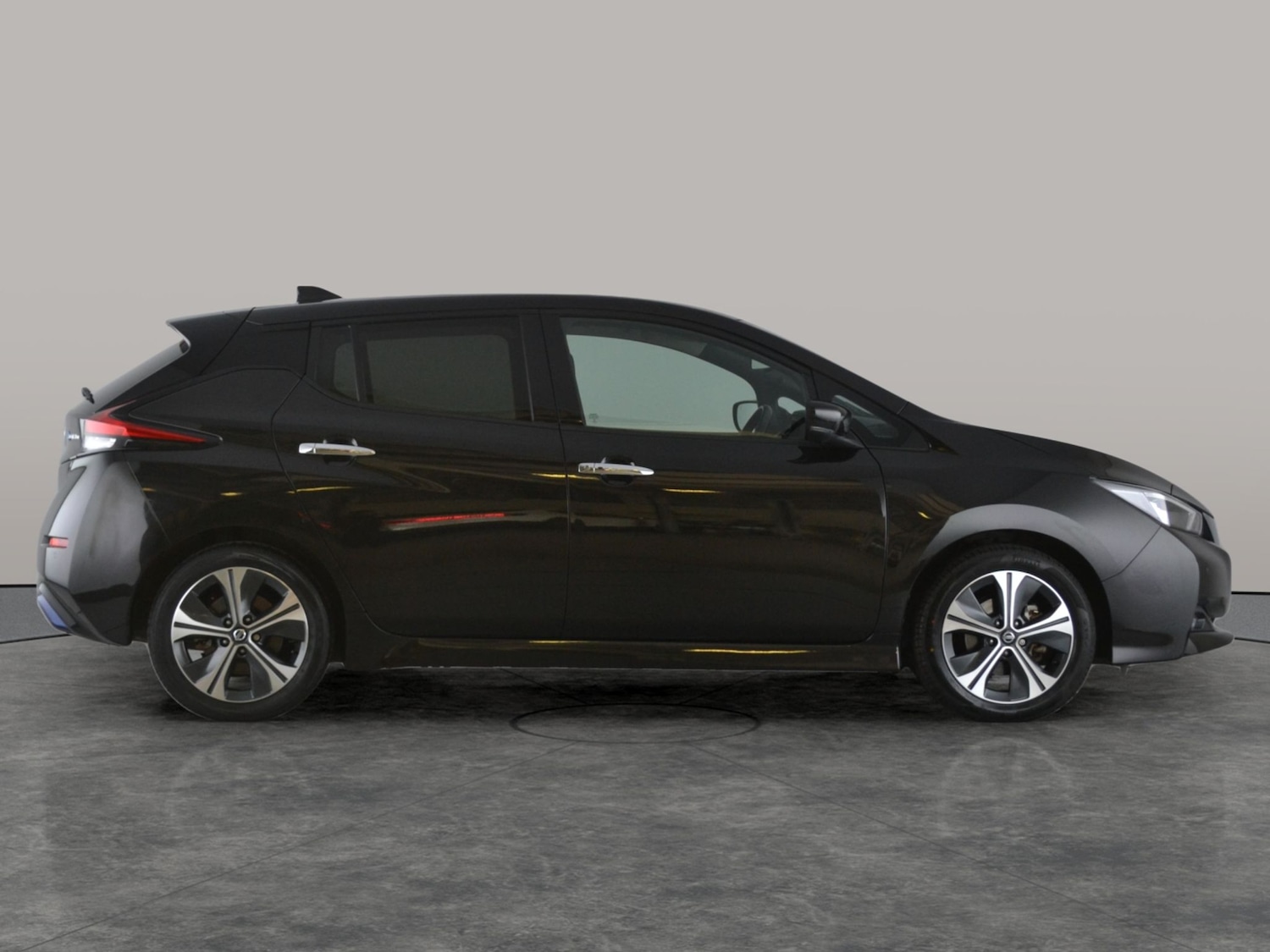Used Nissan Leaf 2021 for sale - 77975804: Photo 12