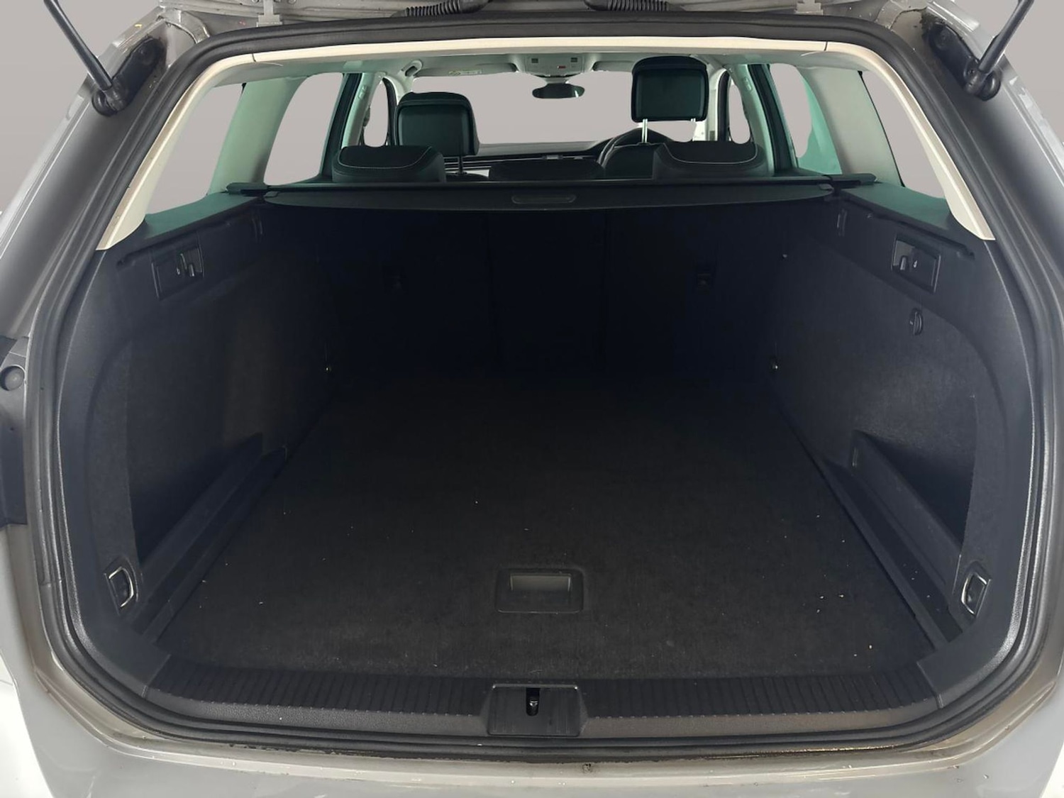 Used Volkswagen Passat 2022 for sale - 77034070: Photo 35