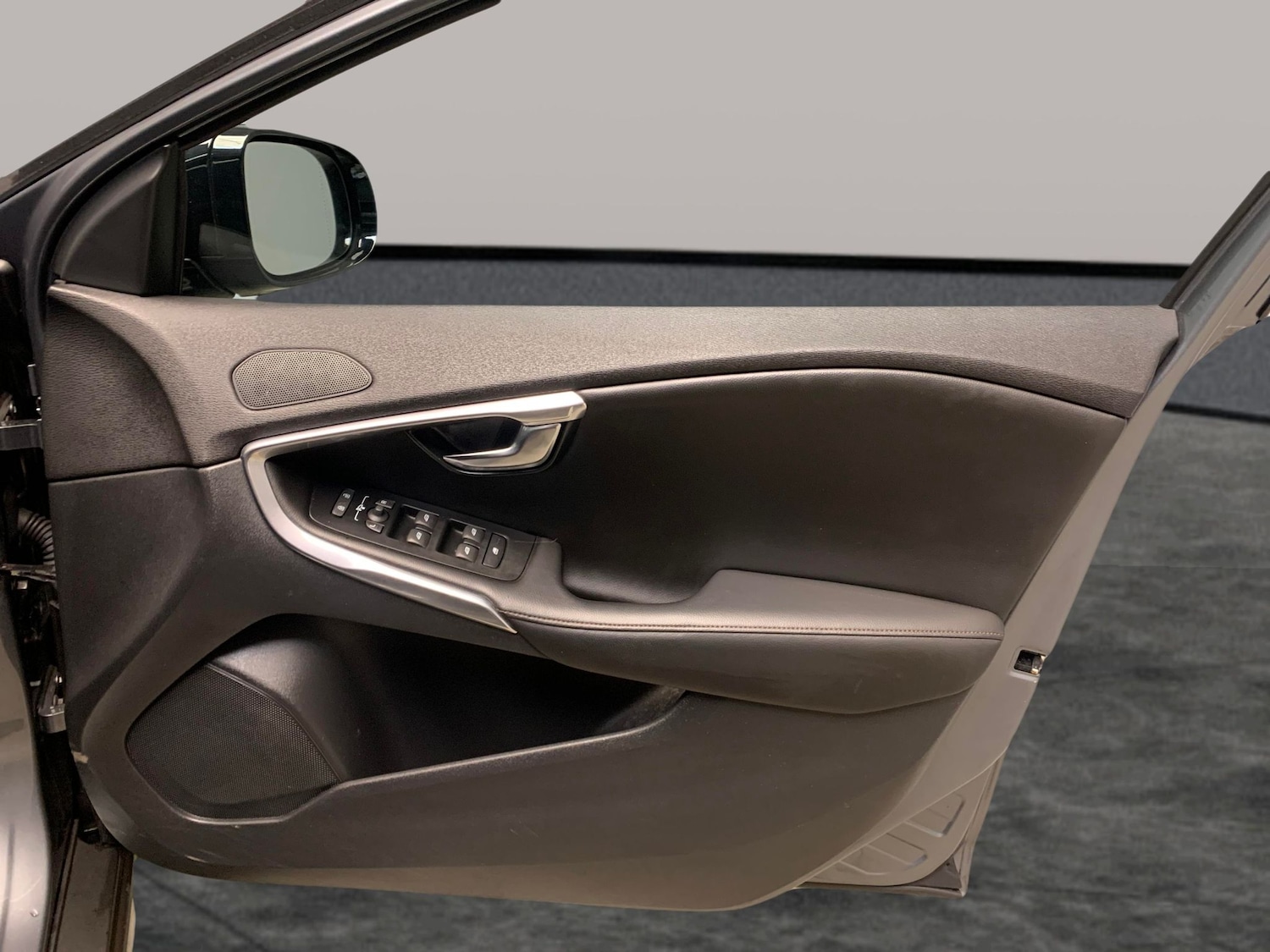 Used Volvo V40 2018 for sale - 77791447: Photo 24