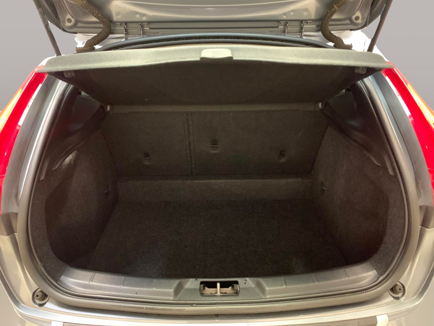 Used Volvo V40 2018 for sale - 77791447: Photo 26