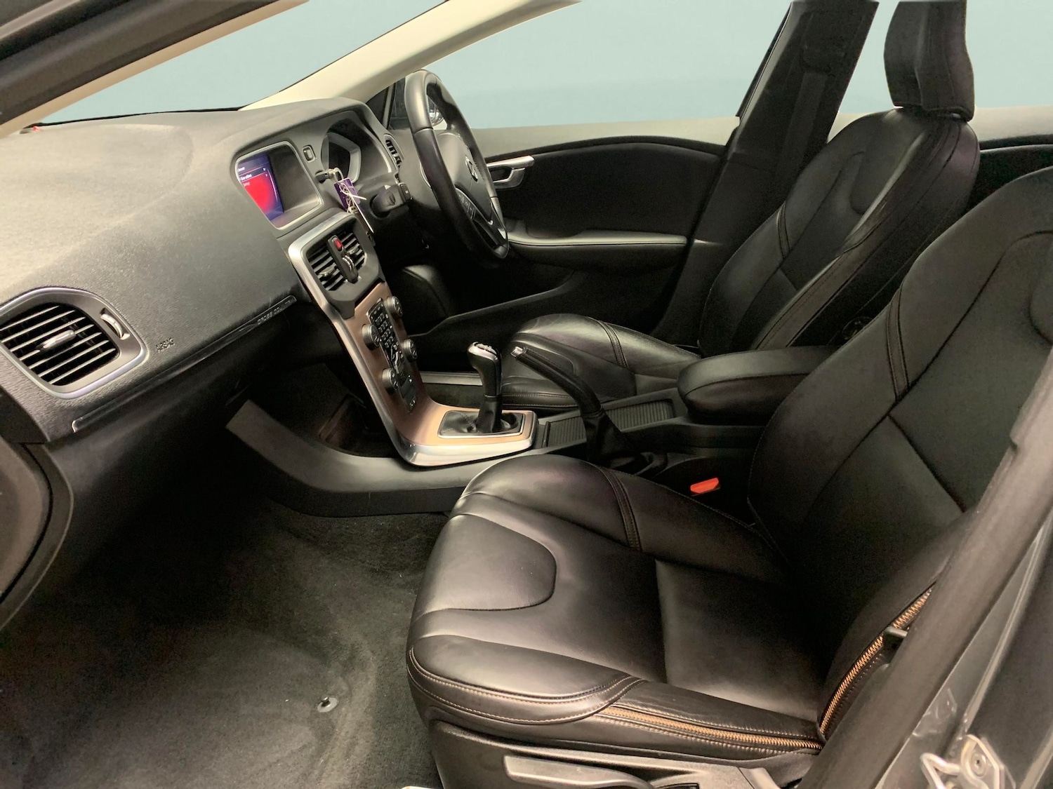 Used Volvo V40 2018 for sale - 77791447: Photo 4