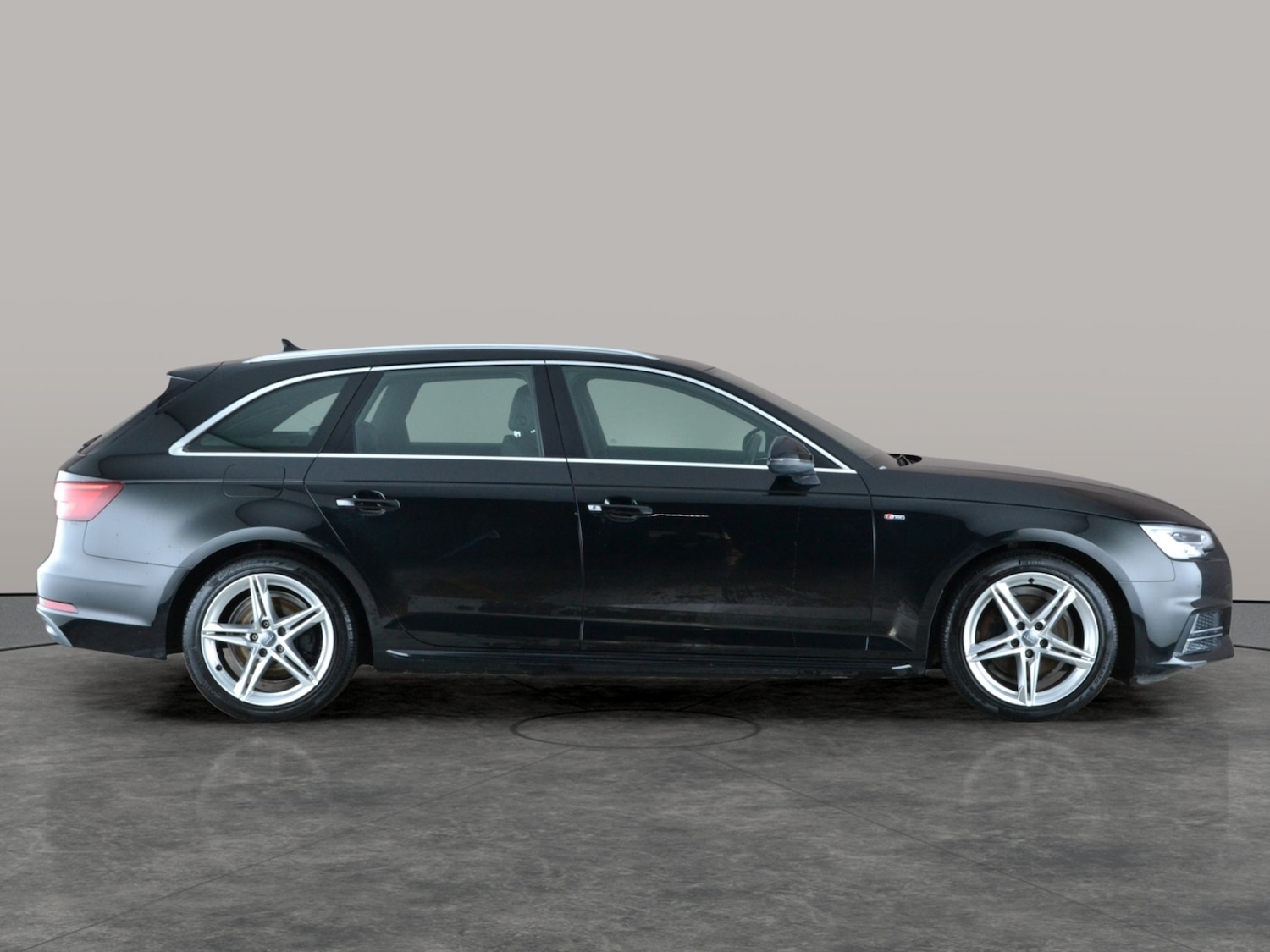 Used Audi A4 2017 for sale - 77241278: Photo 9