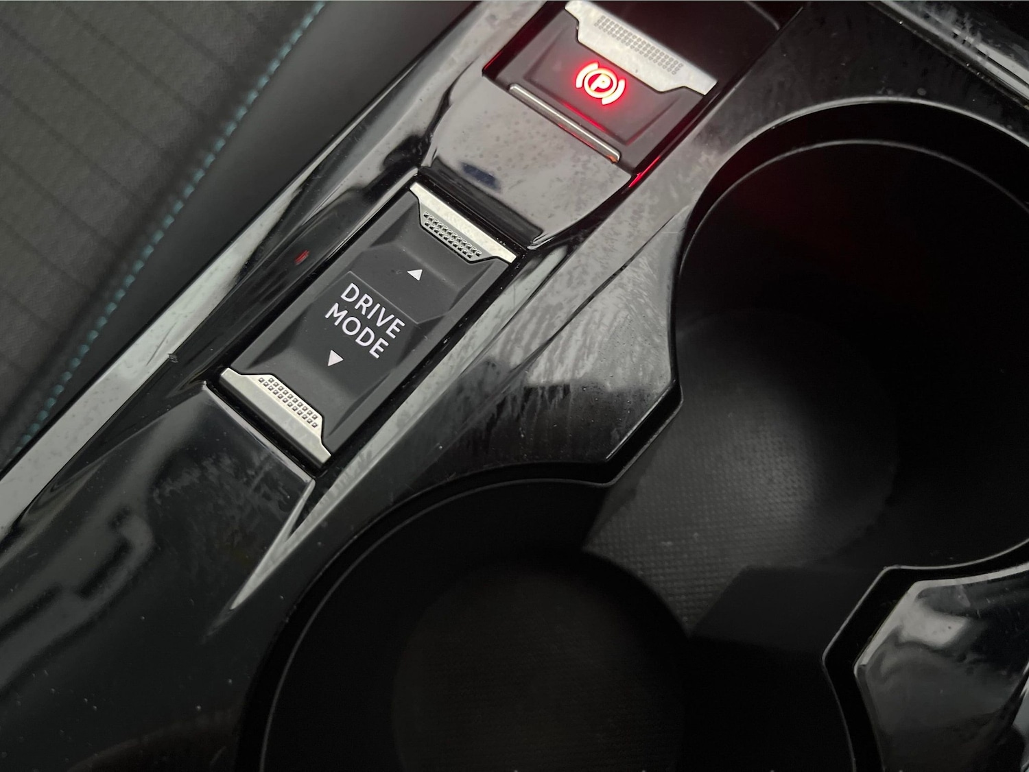 Used Peugeot E-2008 2021 for sale - 76668670: Photo 14