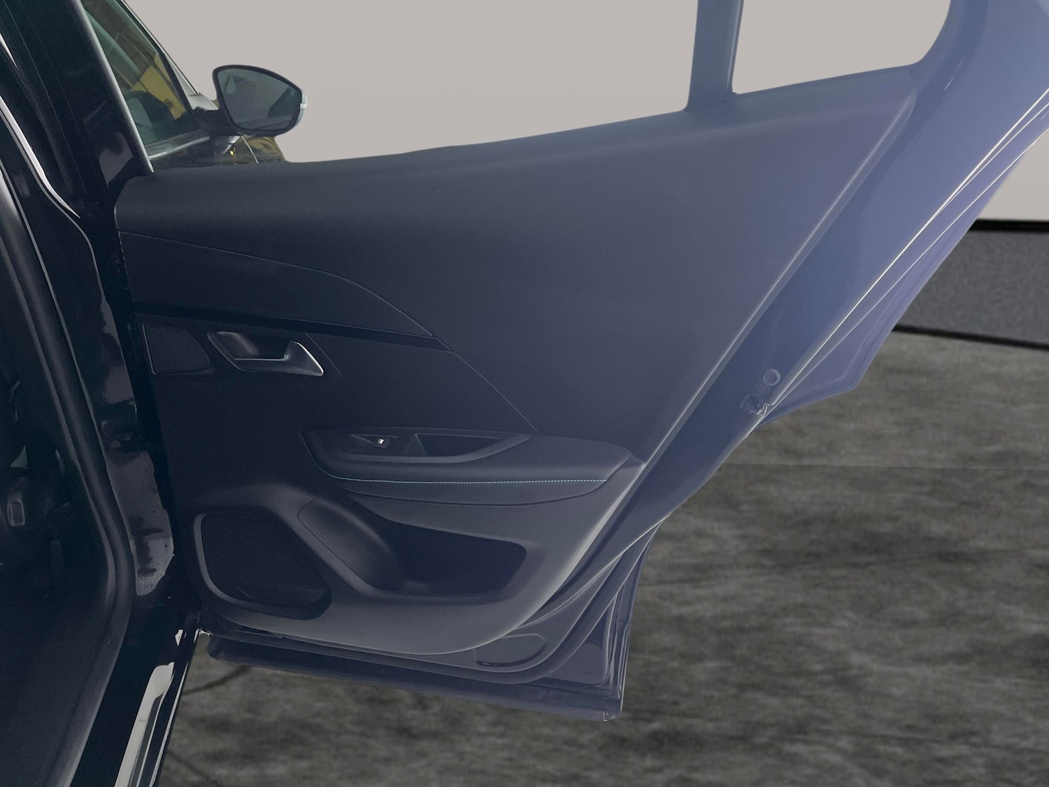 Used Peugeot E-2008 2021 for sale - 76668670: Photo 25