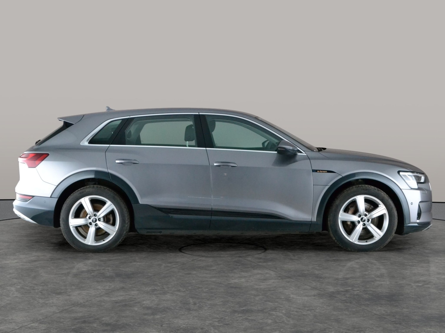 Used Audi e-tron 2022 for sale - 77063671: Photo 10
