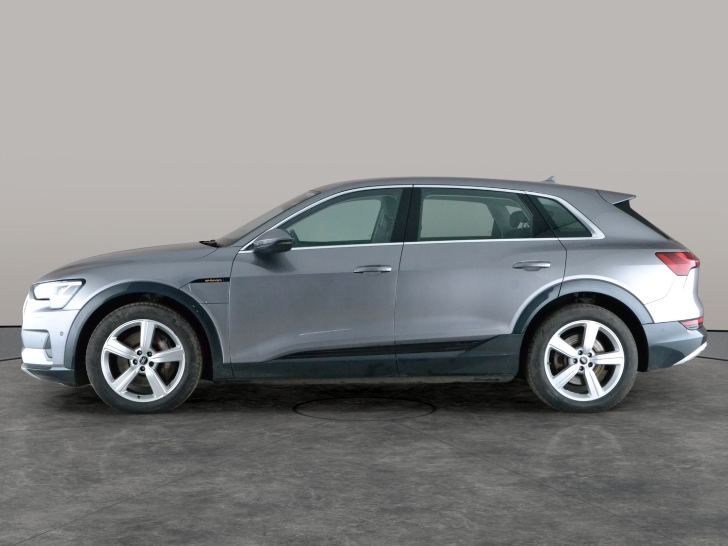 Used Audi e-tron 2022 for sale - 77063671: Photo 14